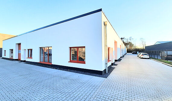 Zwei Hallen mit insgesamt ca. 233m² & Büro im Kölner-Süden