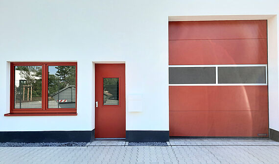 Zwei Hallen mit insgesamt ca. 233m² & Büro im Kölner-Süden