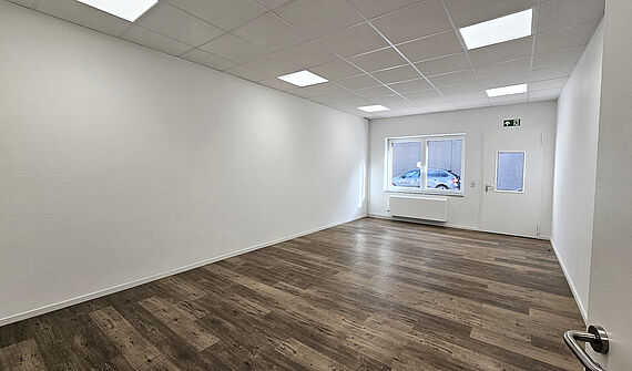Zwei Hallen mit insgesamt ca. 233m² & Büro im Kölner-Süden