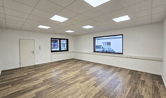 Einzelbüro mit WC & Teeküche mit ca. 50m² im Kölner-Süden
