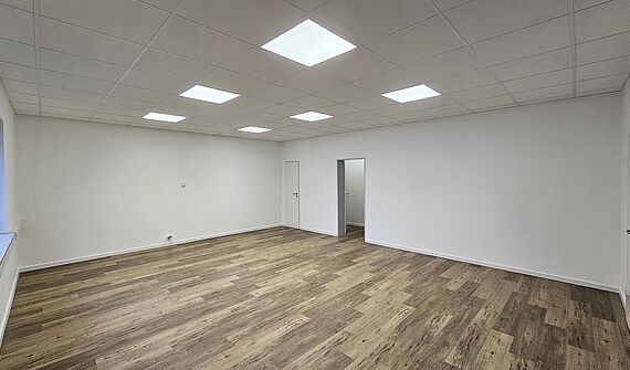 Einzelbüro mit WC & Teeküche mit ca. 50m² im Kölner-Süden