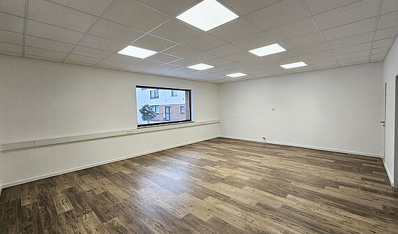 Einzelbüro mit WC & Teeküche mit ca. 50m² im Kölner-Süden