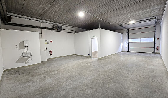 Zwei Hallen mit insgesamt ca. 233m² & Büro im Kölner-Süden
