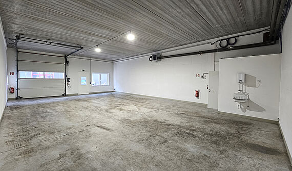 Zwei Hallen mit insgesamt ca. 233m² & Büro im Kölner-Süden