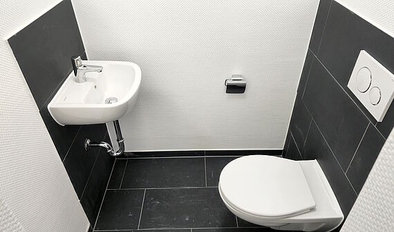 Einzelbüro mit WC & Teeküche mit ca. 50m² im Kölner-Süden
